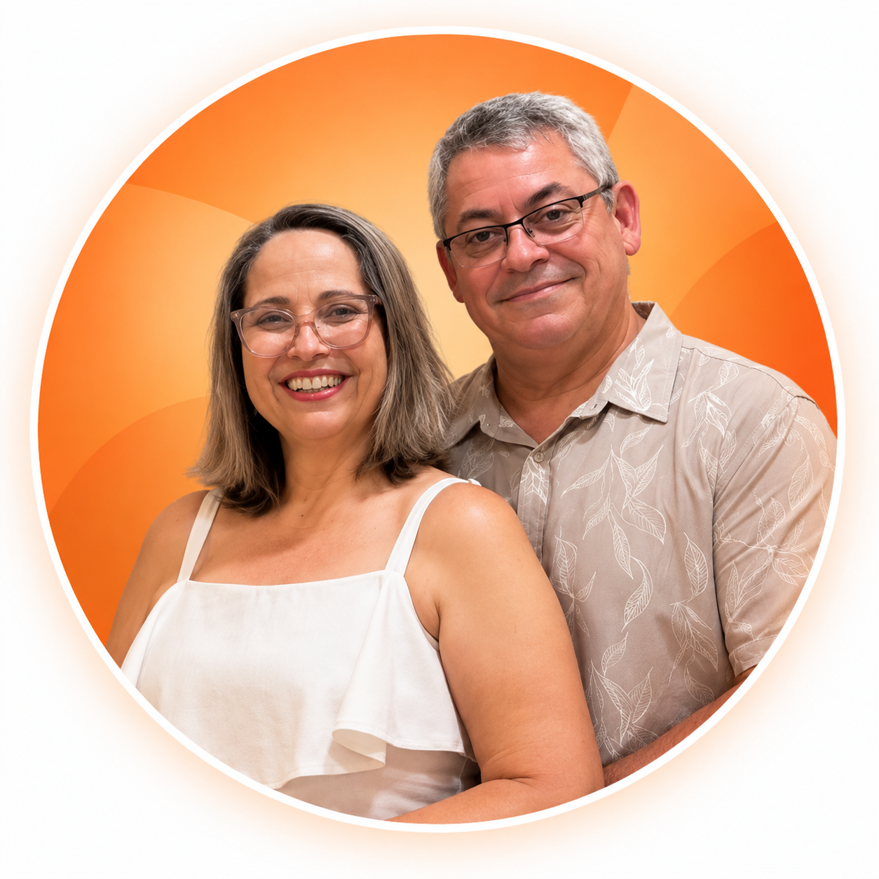 Curadores do Comprei e Indico sorrindo